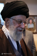 حضور رهبر انقلاب اسلامی در منزل شهید بایرامی از شهدای ناجا