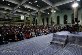 دیدار مداحان اهل‌بیت علیهم‌السلام با رهبر انقلاب اسلامی