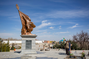 رونمایی از تندیس سردار همدانی