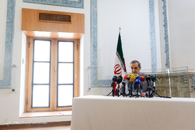 نشست خبری دکتر ولایتی