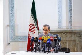 نشست خبری دکتر ولایتی