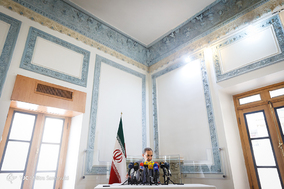 نشست خبری دکتر ولایتی