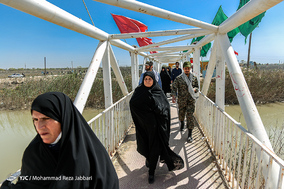راهیان سرزمین نور