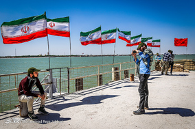 راهیان سرزمین نور