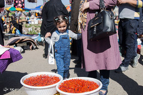 بازار محلی شهرستان فومن ساعاتی پیش از سال نو