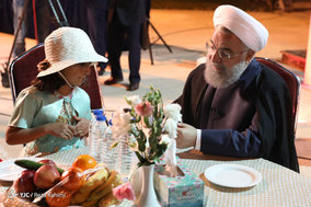 حضور رئیس جمهور در مراسم تحویل سال ۱۳۹۷ در جمع خانواده‌های زلزله‌زده کرمانشاه