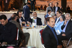 حضور رئیس جمهور در مراسم تحویل سال ۱۳۹۷ در جمع خانواده‌های زلزله‌زده کرمانشاه