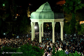 لحظه تحویل سال نو در حافظیه شیراز
