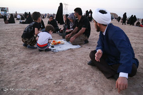 لحظه تحویل سال نو در یادمان منطقه عملیاتی شلمچه