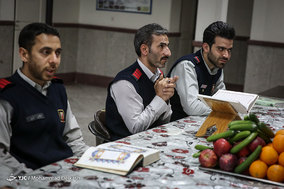 لحظه تحویل سال نو در ایستگاه 64 آتش نشانی تهران