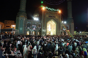 لحظه تحویل سال نو در آستان امامزاده صالح(ع)