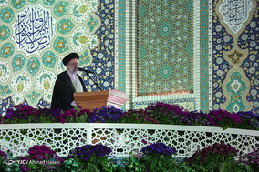 لحظه تحویل سال نو در آستان قدس رضوی