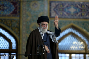 حضور و سخنرانی رهبر انقلاب در اجتماع زائران و مجاوران حرم مطهر رضوی