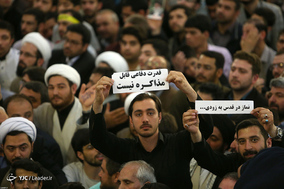 حضور و سخنرانی رهبر انقلاب در اجتماع زائران و مجاوران حرم مطهر رضوی