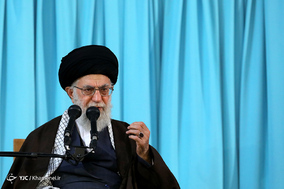 حضور و سخنرانی رهبر انقلاب در اجتماع زائران و مجاوران حرم مطهر رضوی