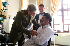 بازدید وزیر دفاع و پشتیبانی نیرو‌های مسلح از مرکز توانبخشی جانبازان ثارالله تهران