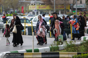 مسافران نوروزی در ایستگاه راه آهن مشهد