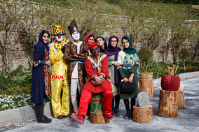 بازدید مسافران نوروزی از محوطه ی مجموعه فرهنگی تاریخی سعدآباد