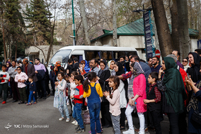 بازدید مسافران نوروزی از محوطه ی مجموعه فرهنگی تاریخی سعدآباد