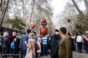 بازدید مسافران نوروزی از محوطه ی مجموعه فرهنگی تاریخی سعدآباد