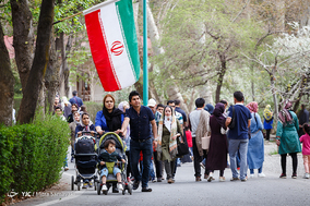 بازدید مسافران نوروزی از محوطه ی مجموعه فرهنگی تاریخی سعدآباد