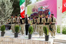 بازدید مسافران نوروزی از طاق بستان و سراب نیلوفر کرمانشاه