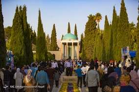 بازدید مسافران نوروزی از مجموعه سعدیه شیراز