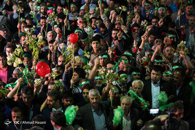 گلباران حرم امام رضا (ع) در شب میلاد امام جواد (ع)