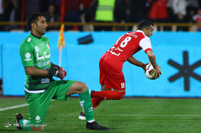 دیدار تیم‌های فوتبال پرسپولیس و سایپا