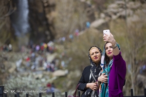بازدید مسافران نوروزی از گنجنامه همدان