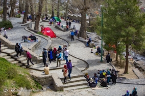 بازدید مسافران نوروزی از گنجنامه همدان