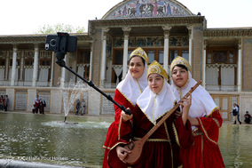 ایرانِ من؛ باغ و موزه عفیف آباد شیراز‎