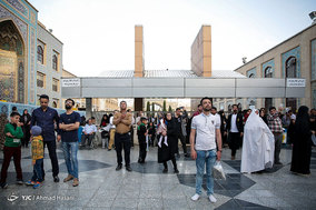 زائران حرم امام رضا (ع)