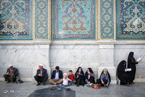 زائران حرم امام رضا (ع)