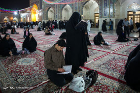 زائران حرم امام رضا (ع)
