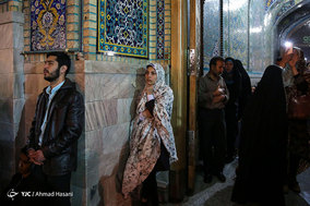 زائران حرم امام رضا (ع)