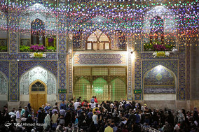 زائران حرم امام رضا (ع)