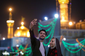 زائران حرم امام رضا (ع)