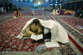 آیین اعتکاف در حرم حضرت امام رضا (ع)