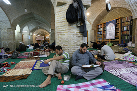 آیین معنوی اعتکاف در قم