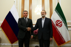 دیدار رئیس دومای روسیه با علی لاریجانی