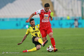 دیدار تیم های فوتبال پرسپولیس و پارس جنوبی