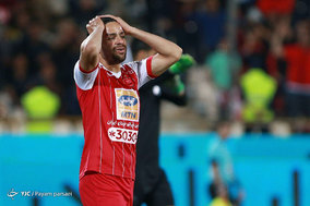 دیدار تیم های فوتبال پرسپولیس و پارس جنوبی