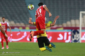 دیدار تیم های فوتبال پرسپولیس و پارس جنوبی
