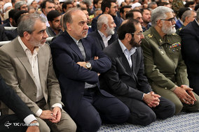 دیدار مسئولان نظام و سفرای کشورهای اسلامی با مقام معظم رهبری