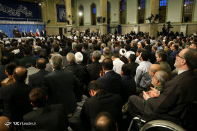 دیدار مسئولان نظام و سفرای کشورهای اسلامی با مقام معظم رهبری