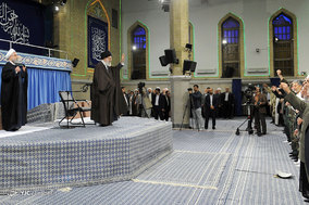 دیدار مسئولان نظام و سفرای کشورهای اسلامی با مقام معظم رهبری