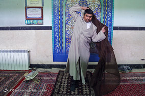 عمامه گذاری طلاب حوزه علمیه قم در روز مبعث
