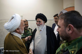 دیدار جمعی از فرماندهان لشگر 77 ثامن الائمه ارتش در مشهد با آیت الله علم الهدی