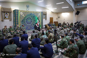 دیدار جمعی از فرماندهان لشگر 77 ثامن الائمه ارتش در مشهد با آیت الله علم الهدی